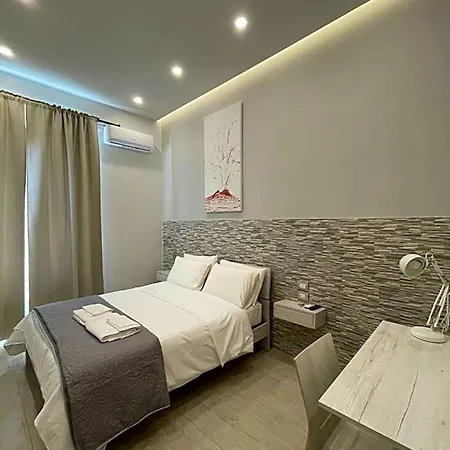 Pensión Naptown 4*